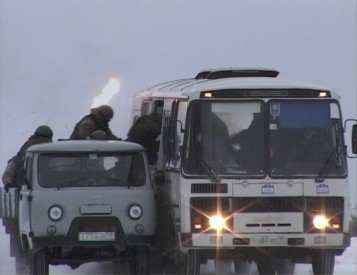К части 2: учения, захват автобуса
